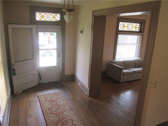 4th image of 420 E Pearl St
