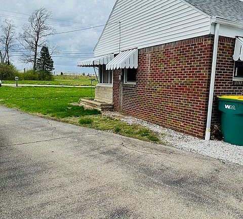 4th image of 2359 S County Road 1050 E