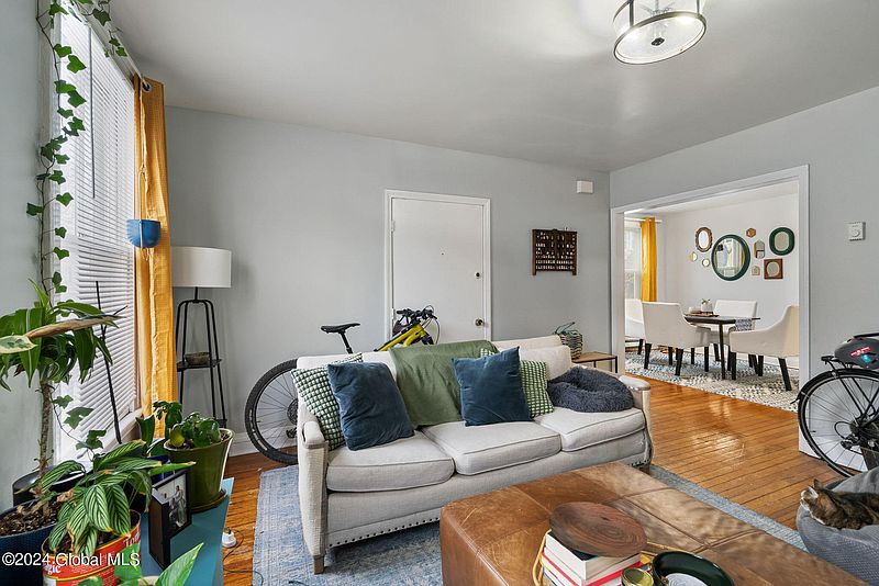 5th image of 141 Jefferson Street