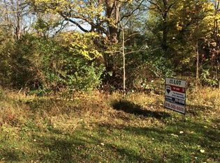 8258 Wallinwood Springs Dr, Jenison, MI 49428