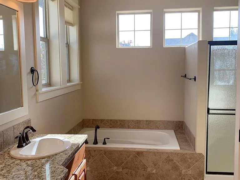 2835 NW 12th Dr — Photo 8
