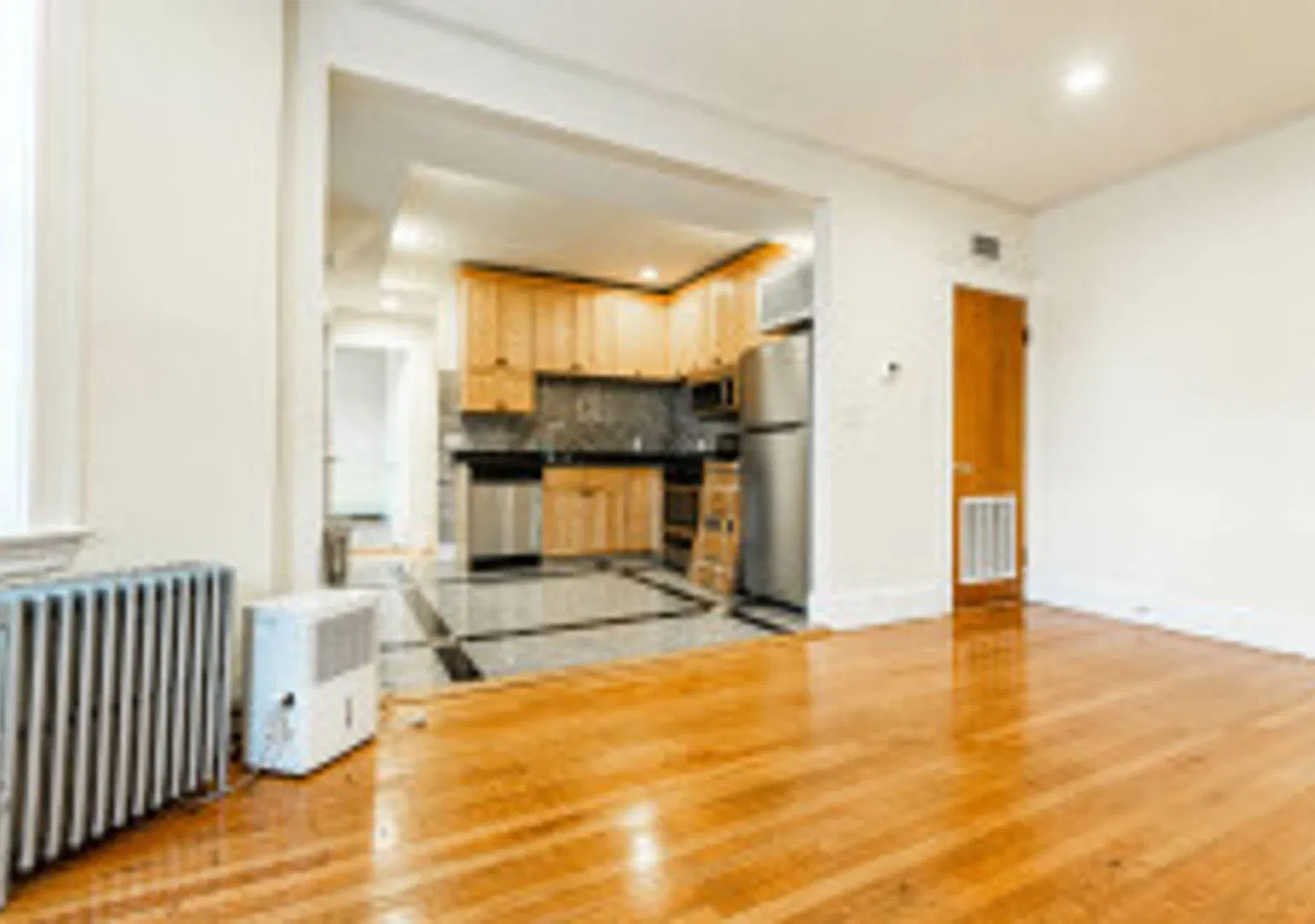 Brookline / BU Central Campus 4 Bed/2 Bath on Babcock St for September 1st. Students Welcome — Photo 3