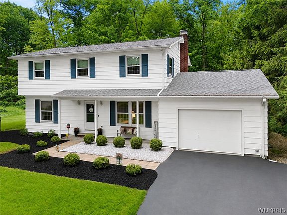 2nd image of 2 Park Ln