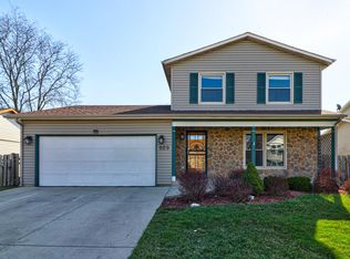 929 Mocassin Ct, Carol Stream, IL 60188