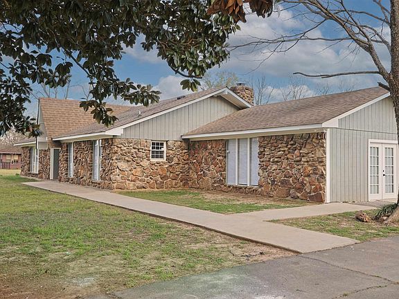 3rd image of 3602 Mobile St
