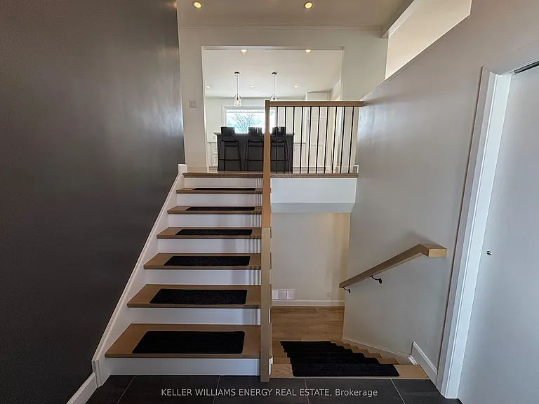 497 Wellington Main St — Photo 5