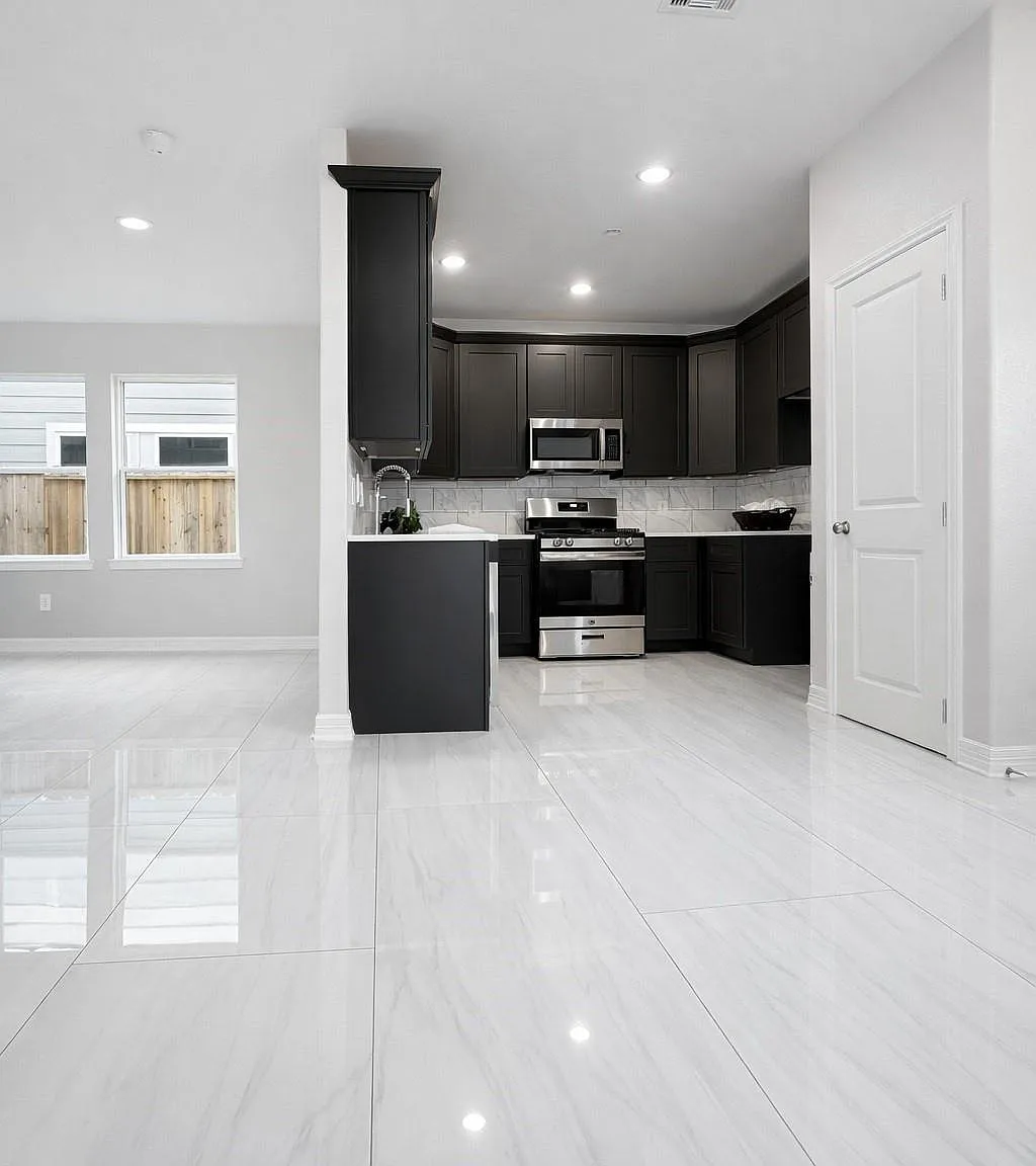 3 bed, 2.5 bath, 1765 sqft, $2,250 — Photo 2