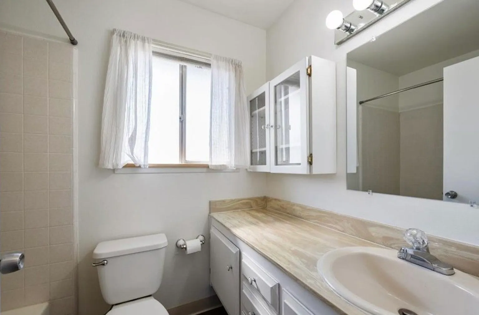 2 bed, 1.5 bath, 1001 sqft, $2,800 — Photo 4