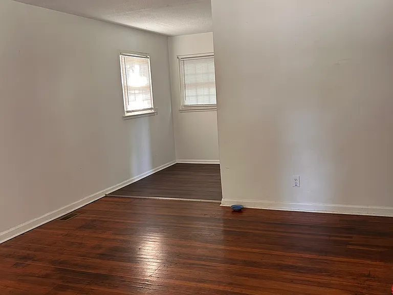 2100 W Florida St — Photo 5