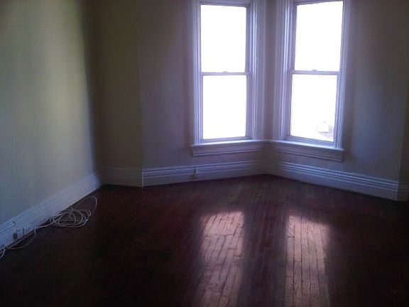 4th image of 5 Astor Pl