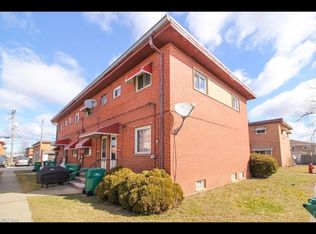 16225 Maplewood Ct, Maple Heights, OH 44137