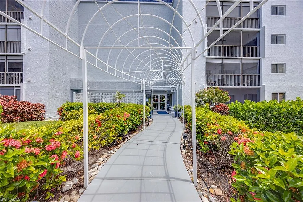 Building Photo - 555 Park Shore Dr #B-408
