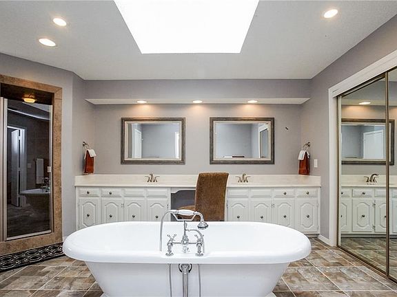 3rd image of 3321 Bandolino Ln