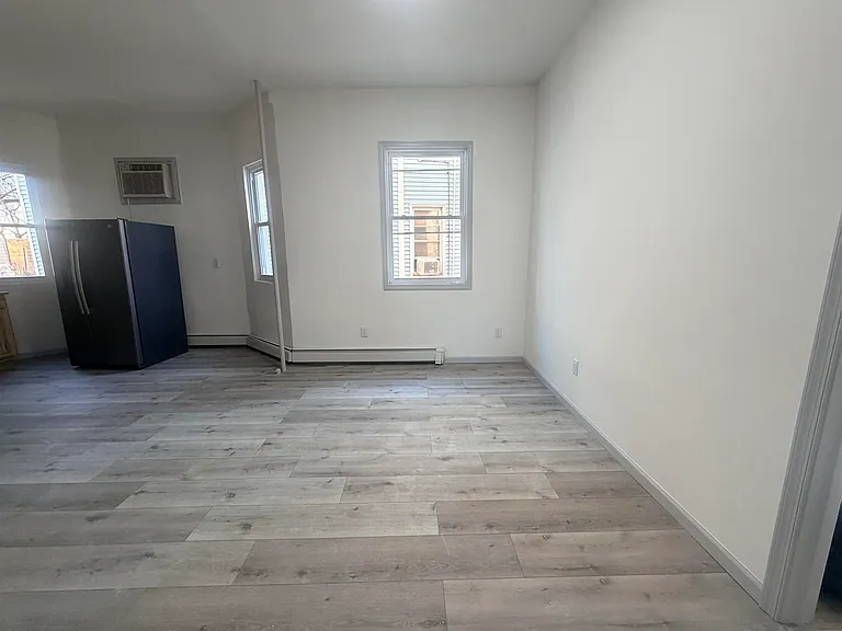 124 Winfield Ave #1 — Photo 12