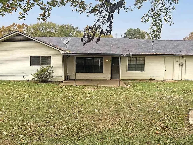 6204 Polly Dr — Photo 3