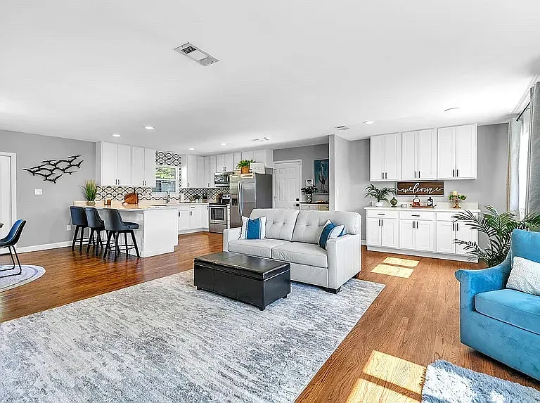 31 Maple Ave