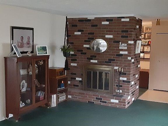 3rd image of 721 Surrey Cir