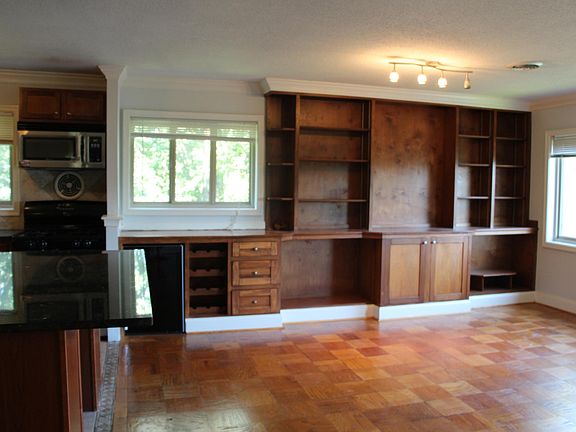 3rd image of 1415 N Oak St APT 502