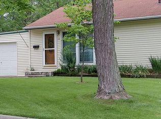 68 Madison Dr, Decatur, IL 62521