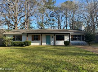 2516 Upper Dr, Pearl, MS 39208