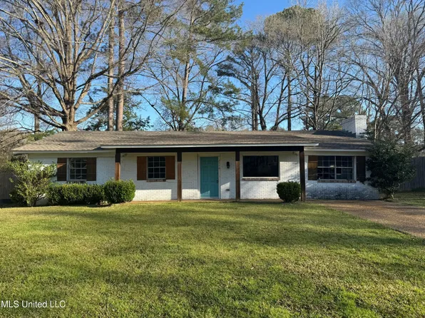 2516 Upper Dr, Pearl, MS 39208