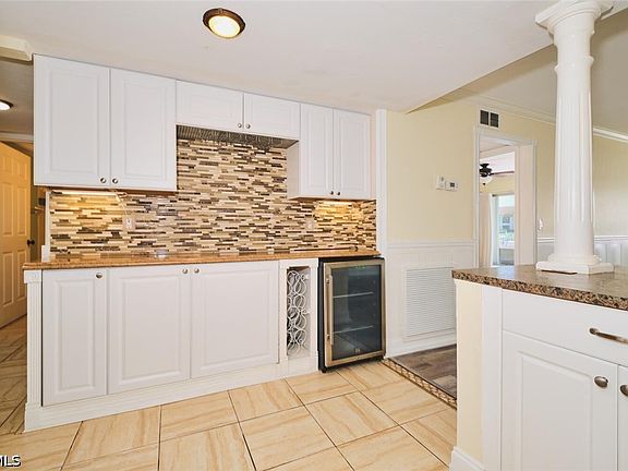 5th image of 4707 SE 5th Ave APT 102