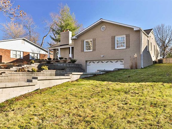 2nd image of 640 Tarrymore Ln
