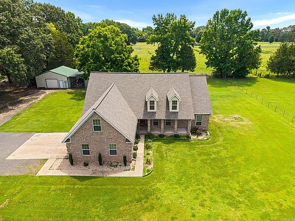 3rd image of 235 Oak Grove Rd