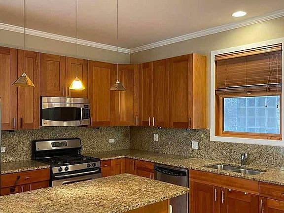 5th image of 859 N Paulina St #1