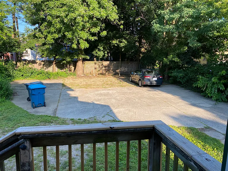 516 Oak St — Photo 2