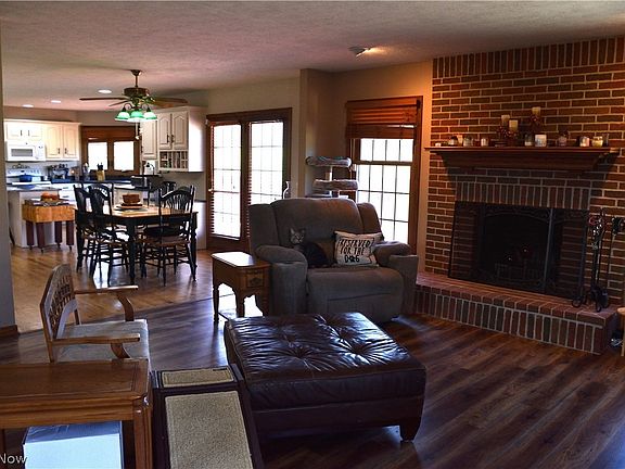 4th image of 2285 Thoroughbred Dr