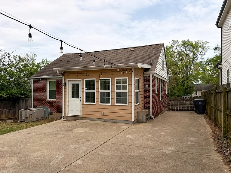 543 Stevenson St — Photo 40