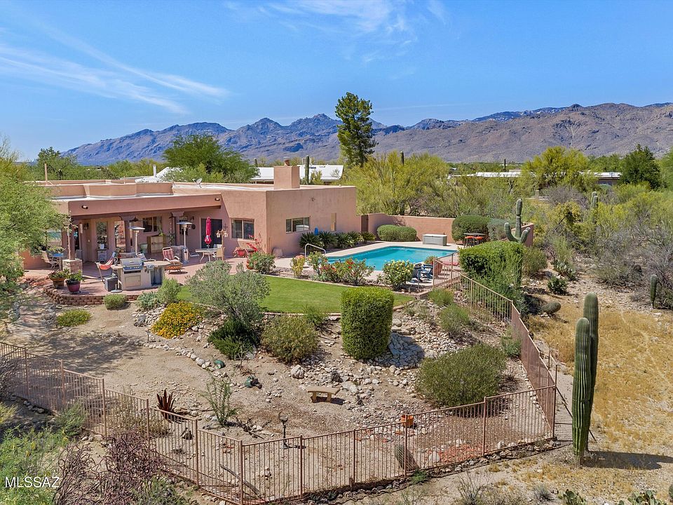1st image of 2210 N Arbor Vista Dr