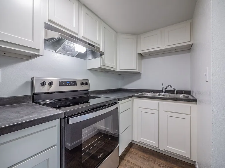 Campus View Apartments — Photo 35