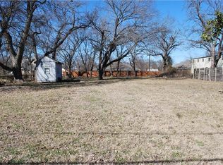 1207 E Henderson St, Cleburne, TX 76031