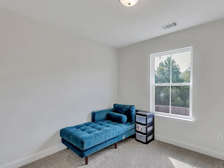 487 Meloney Dr — Photo 32