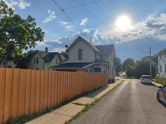 2nd image of 141 Smith Ave