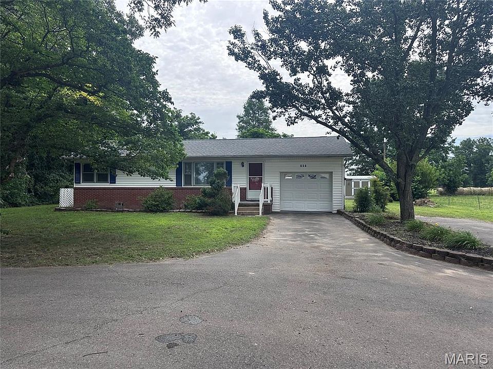 1st image of 656 Millar Rd