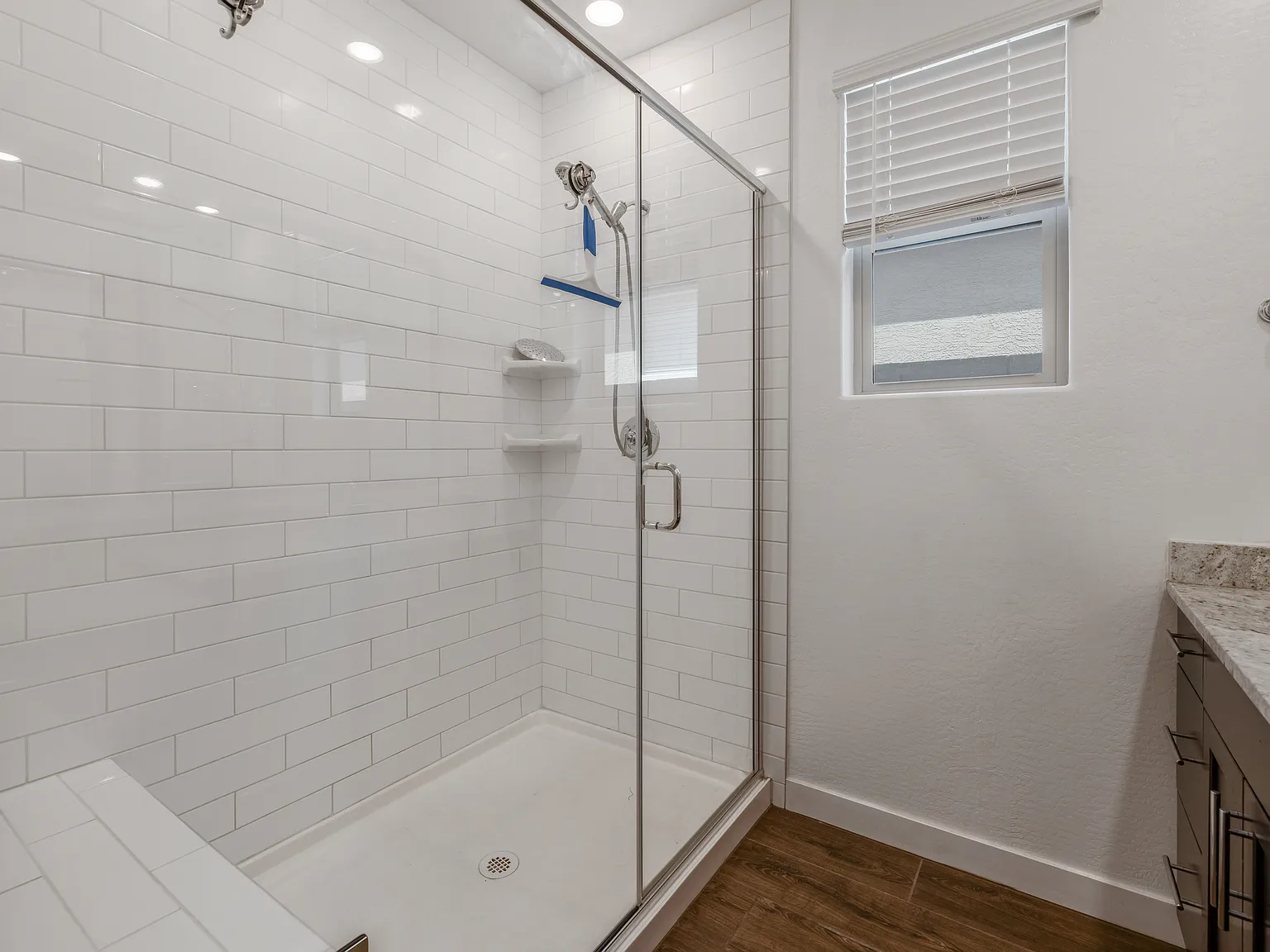 9820 E Tupelo Ave — Photo 3
