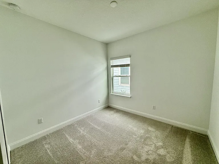 99 Manistique Ave — Photo 12