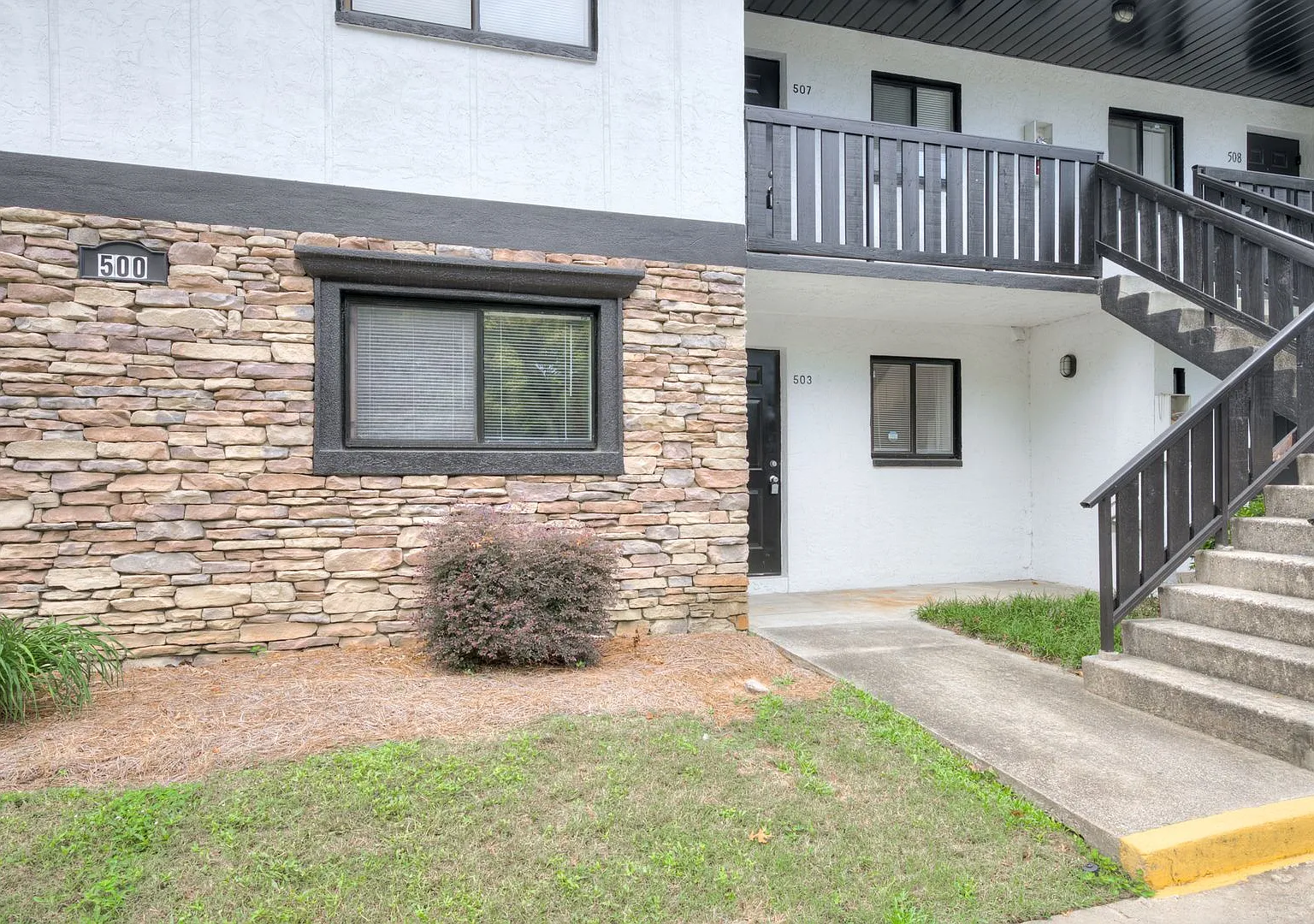 Updated 2 Bedroom 2 Bath Condo — Photo 3