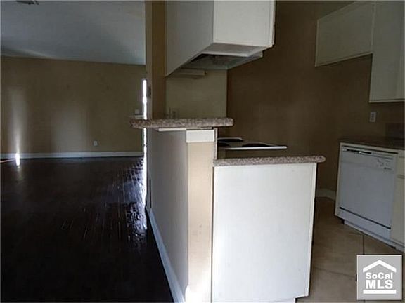 3rd image of 2833 E Jackson Ave APT A