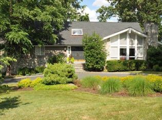 87 Hirst Rd, Briarcliff Manor, NY 10510