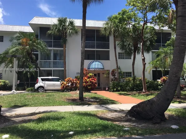 251 Galen Dr APT 304E, Key Biscayne, FL 33149