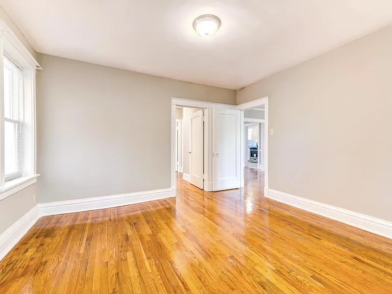 6331 Southwood Ave #3W — Photo 5