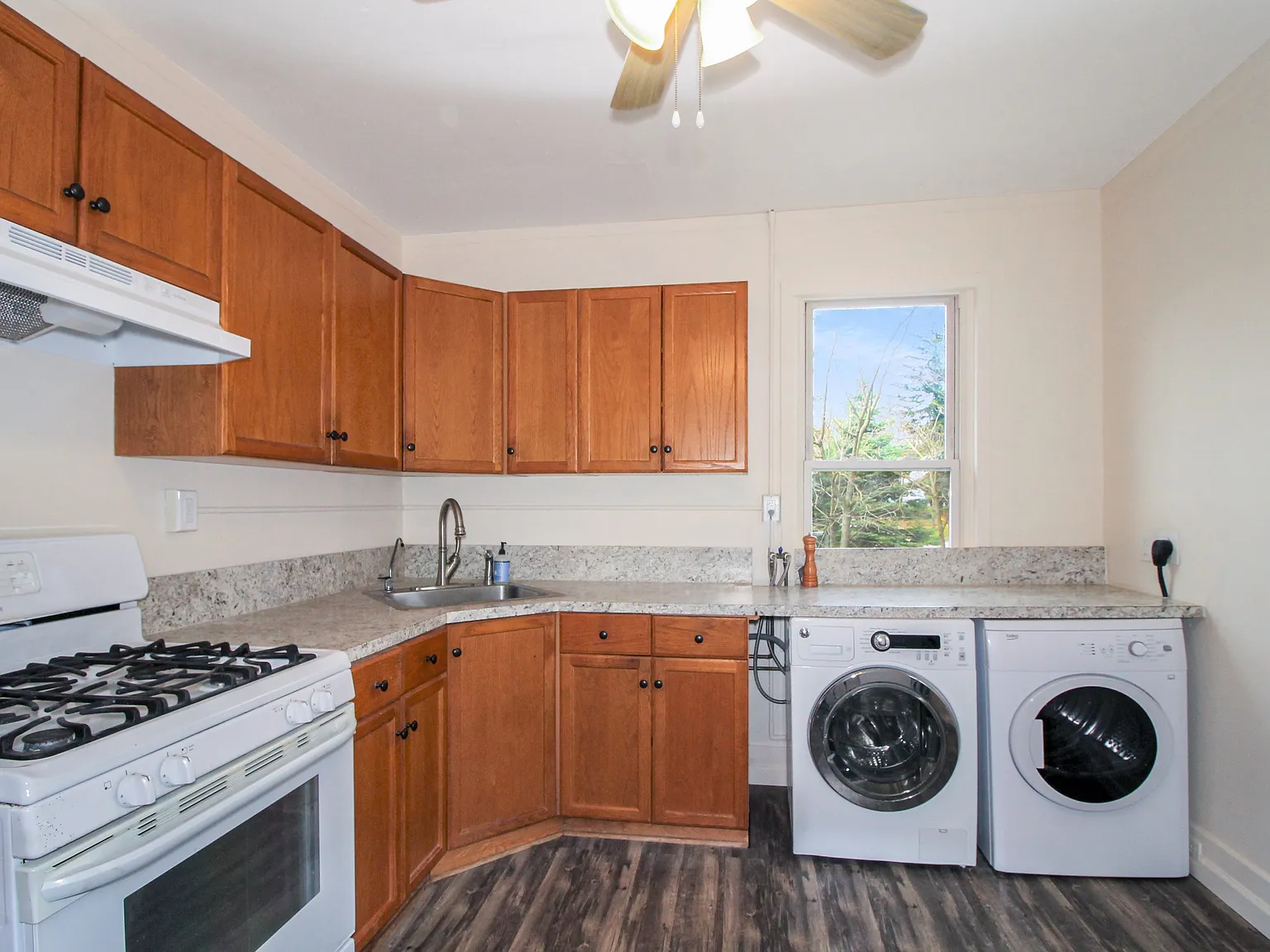 2 bed, $2,550 — Photo 3