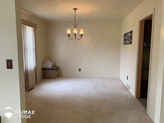 4th image of 3272 Woodvalley Dr