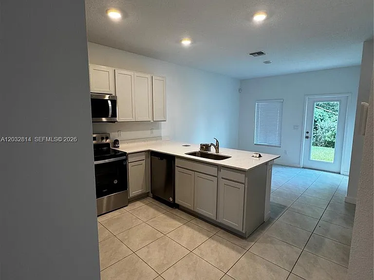 4860 Dillion St #4860 — Photo 9