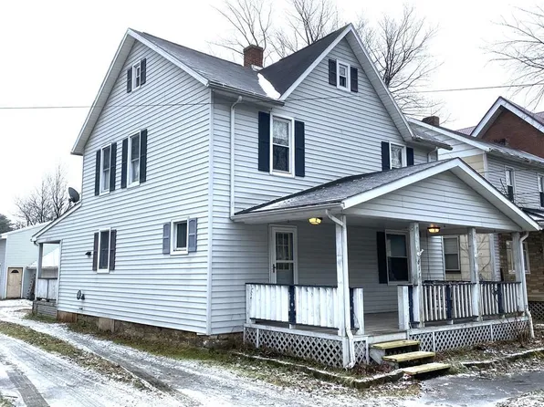 611 Center St, Garrett, PA 15542