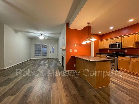 3rd image of 346 S Dorsey Ln